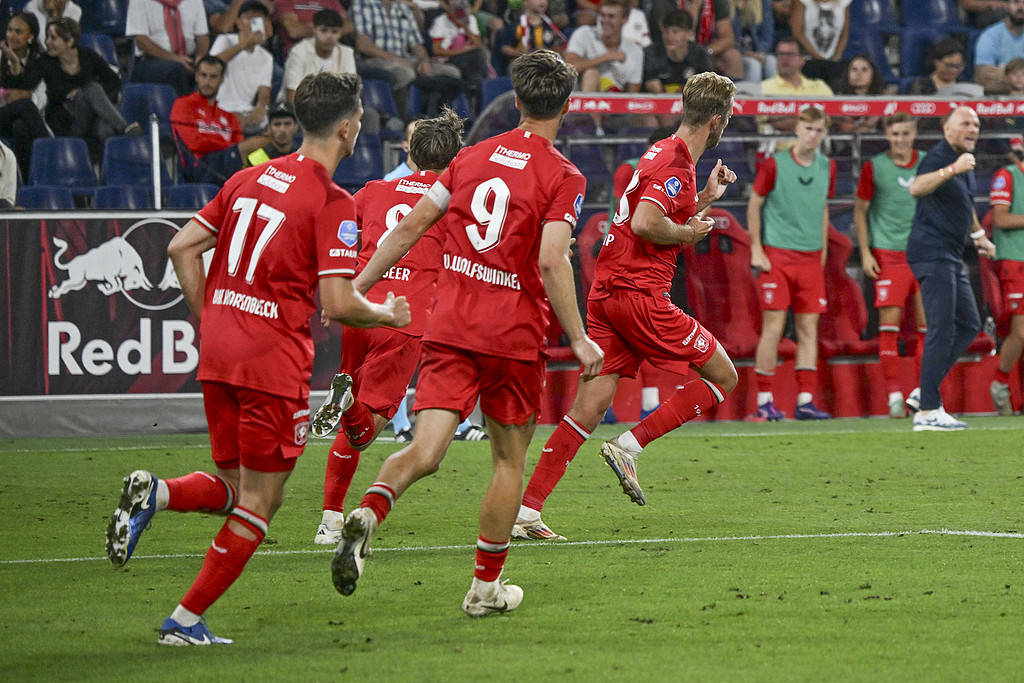 国际比赛日阿贾克斯调整名单以备欧超杯，伤情更新环节打磨，悬念犹存，更衣室氛围转暖的简单介绍-中欧平台